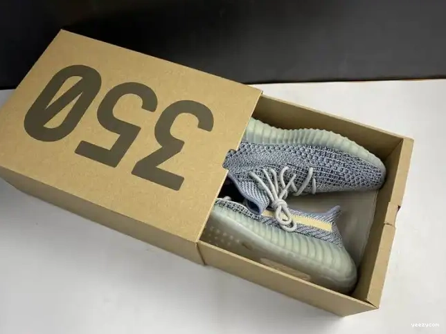 V2 Boost Ash Blue Yeezy GY7657 350 Adidas 0624